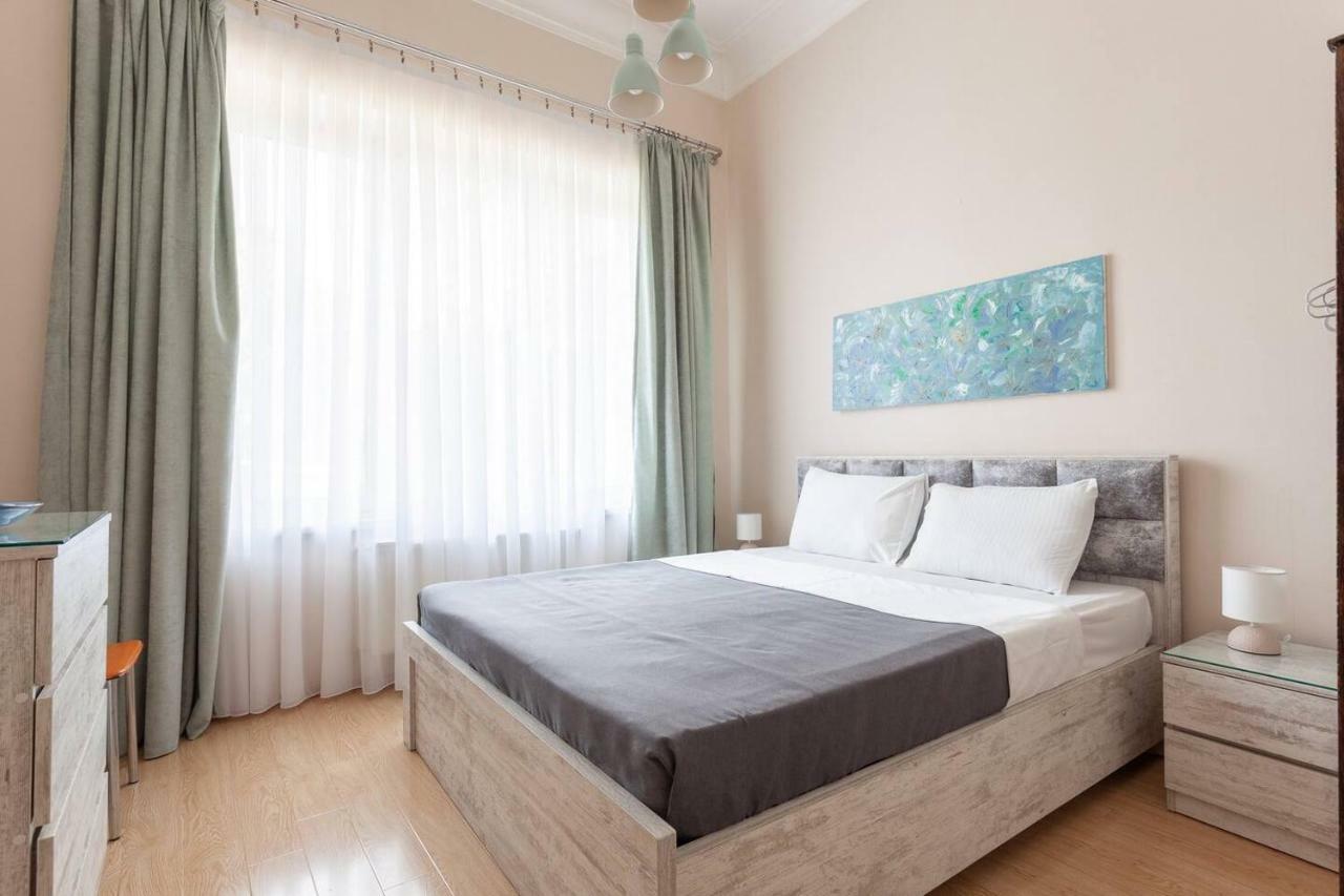 Wehost Apartment On A Colorful Street Tbilisi Exterior photo