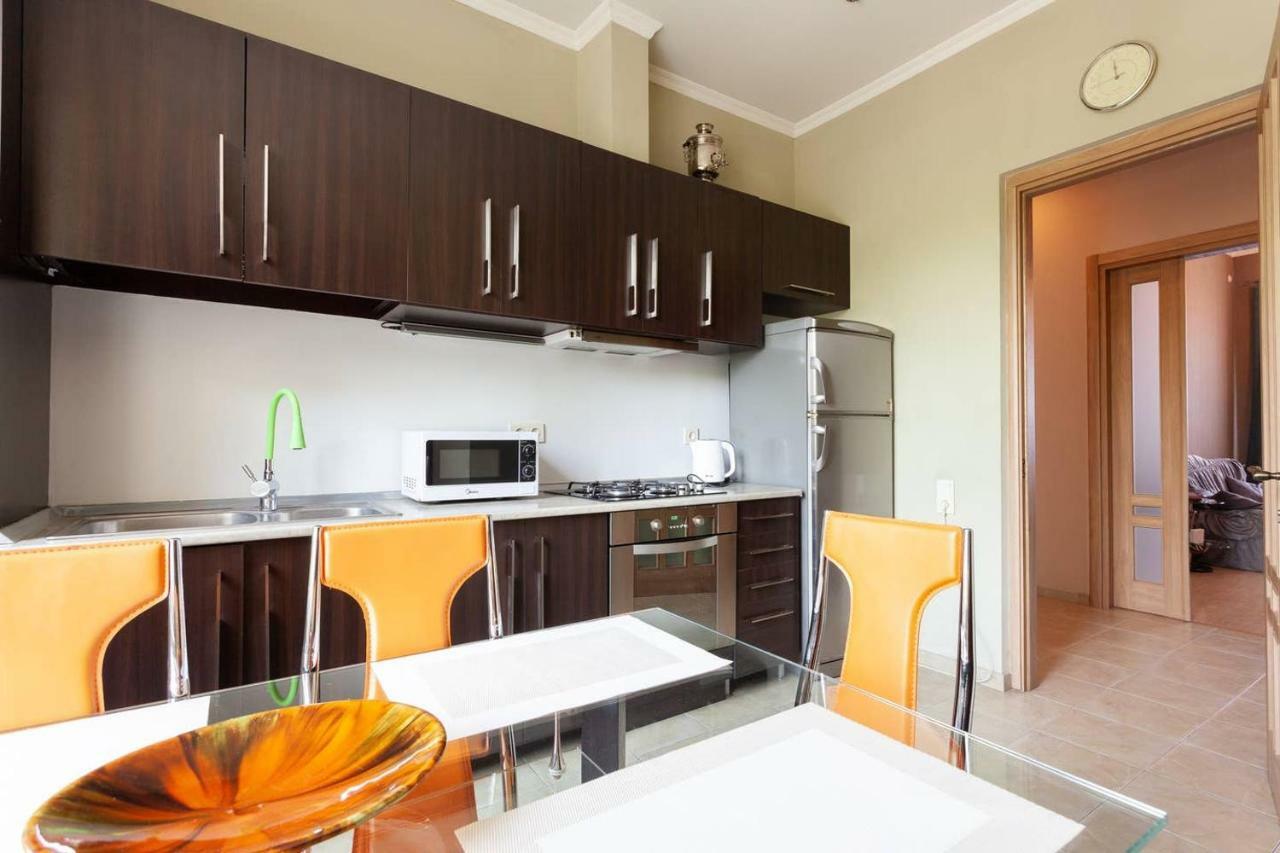 Wehost Apartment On A Colorful Street Tbilisi Exterior photo